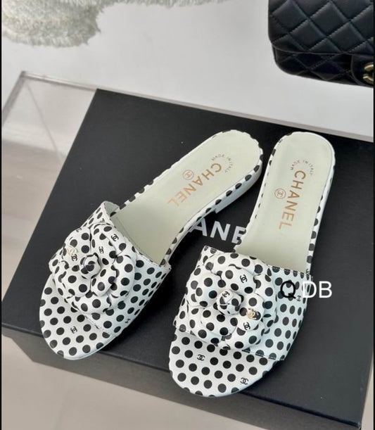 CC Polka Camellia Slide