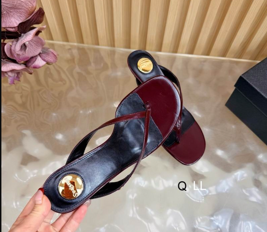 SL Sculpted Thong Heel