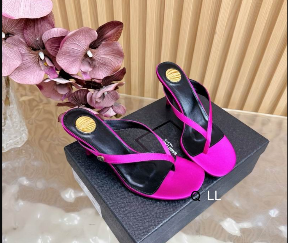 SL Sculpted Thong Heel