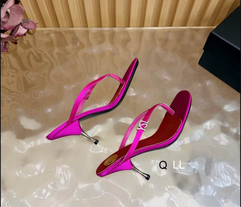 SL Solenne Thong Heel