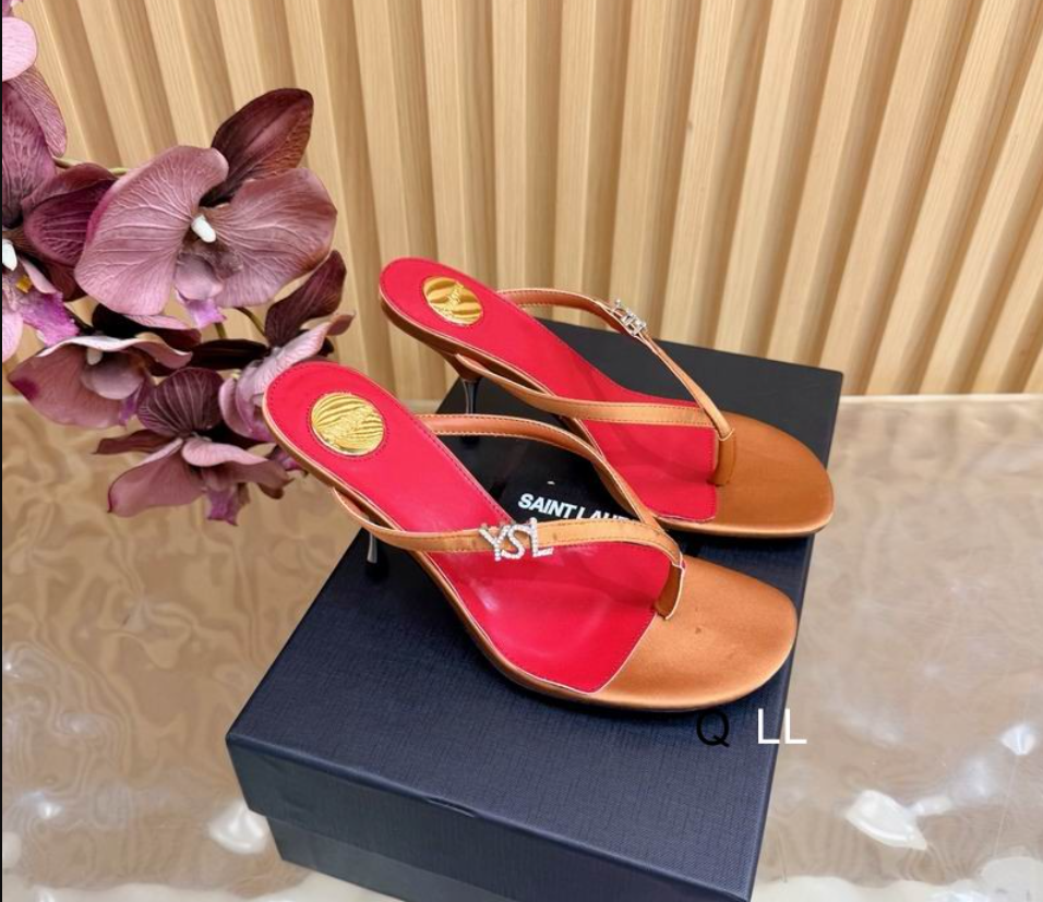 SL Solenne Thong Heel